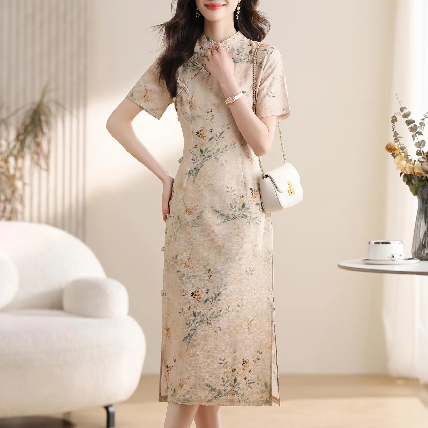 Women's Fitted A-line Qipao in Chiffon with Toggle Button