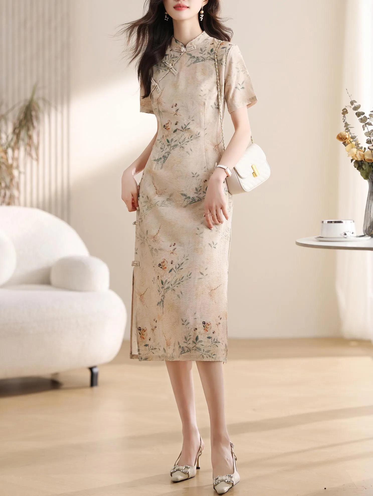 Women's Fitted A-line Qipao in Chiffon with Toggle Button
