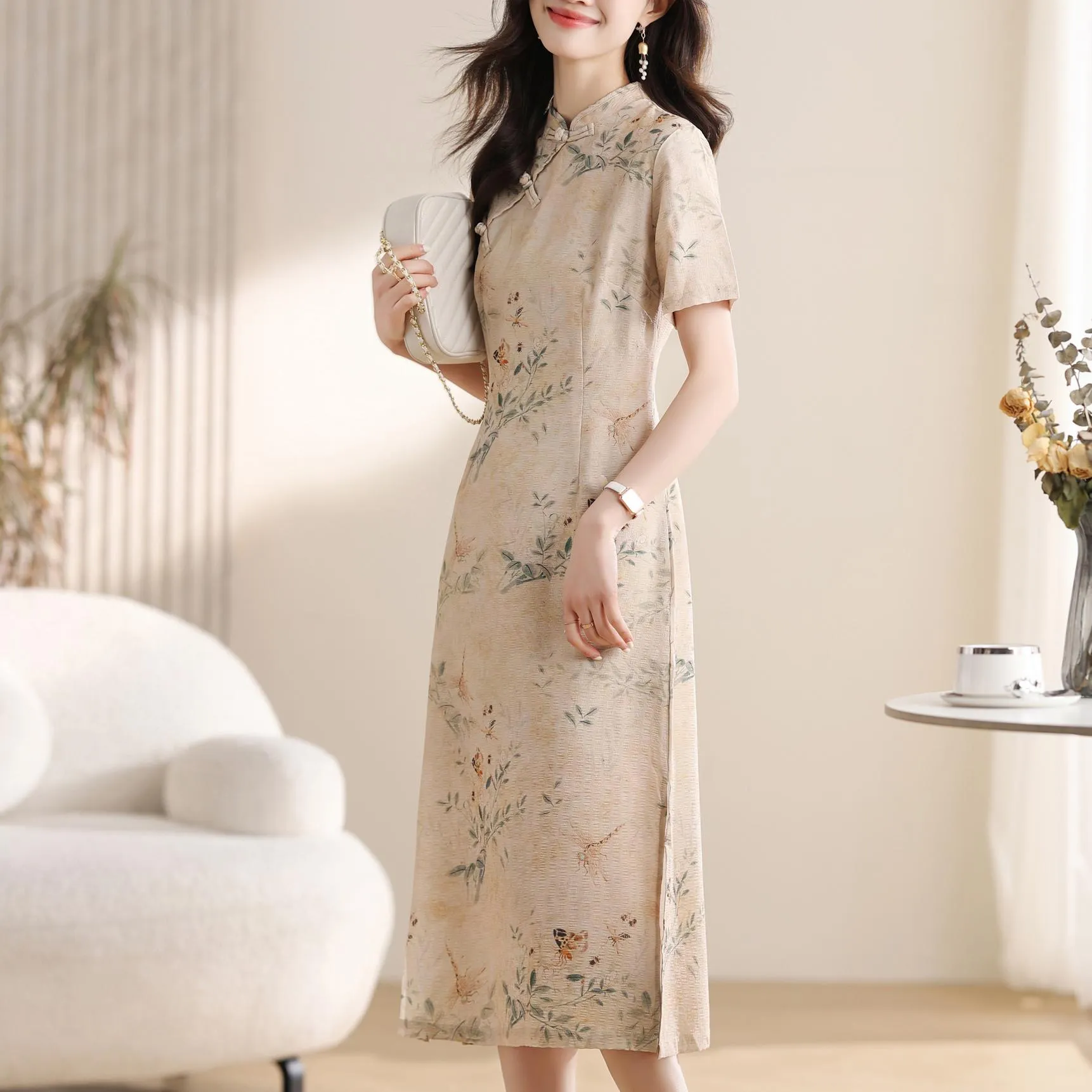 Women's Fitted A-line Qipao in Chiffon with Toggle Button