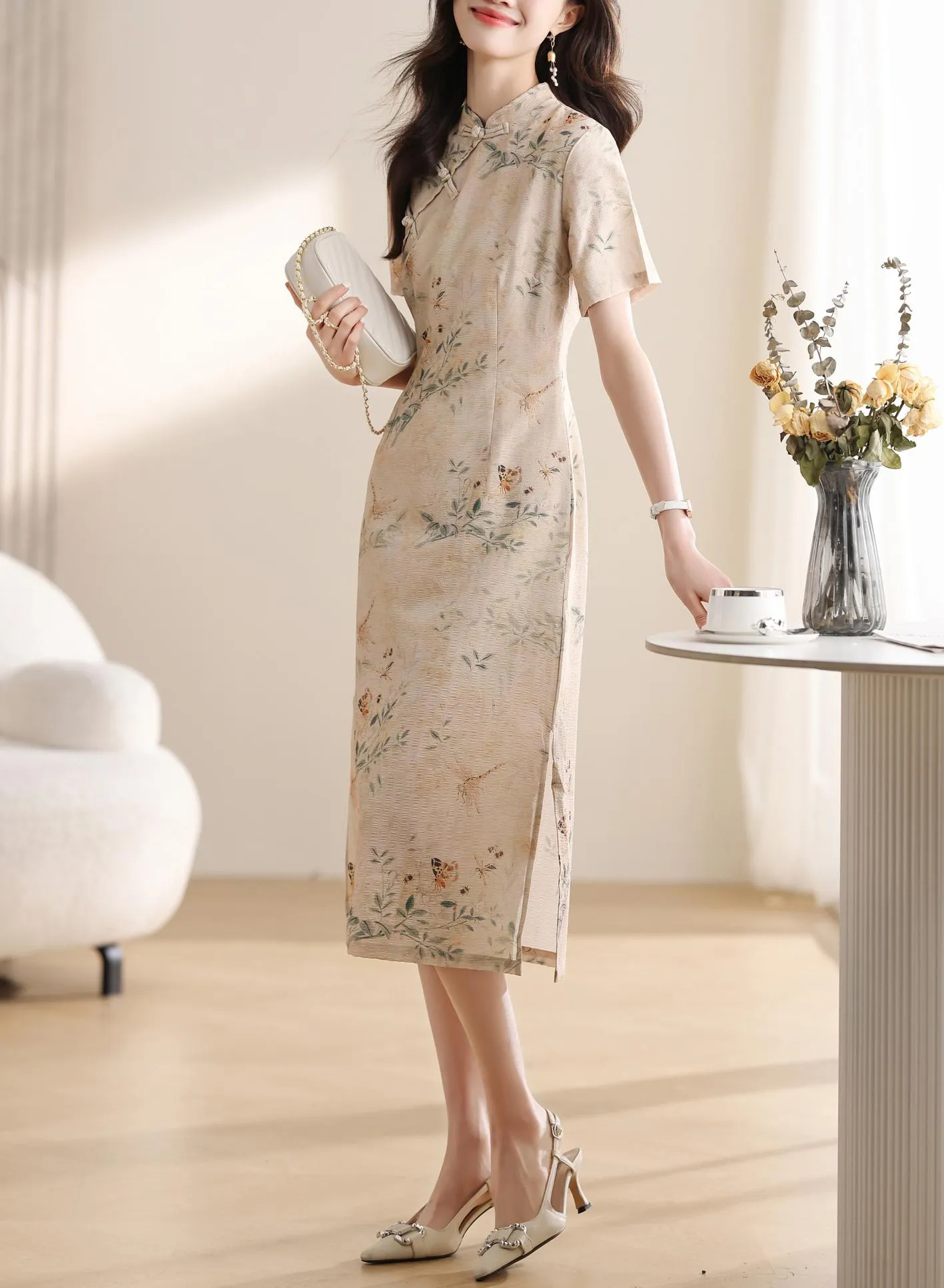 Women's Fitted A-line Qipao in Chiffon with Toggle Button