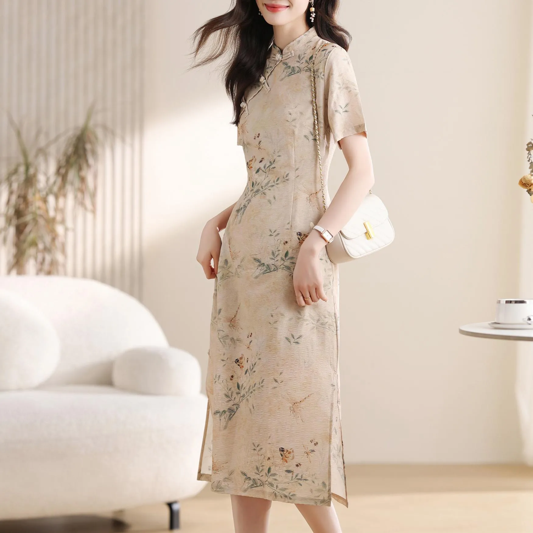 Women's Fitted A-line Qipao in Chiffon with Toggle Button
