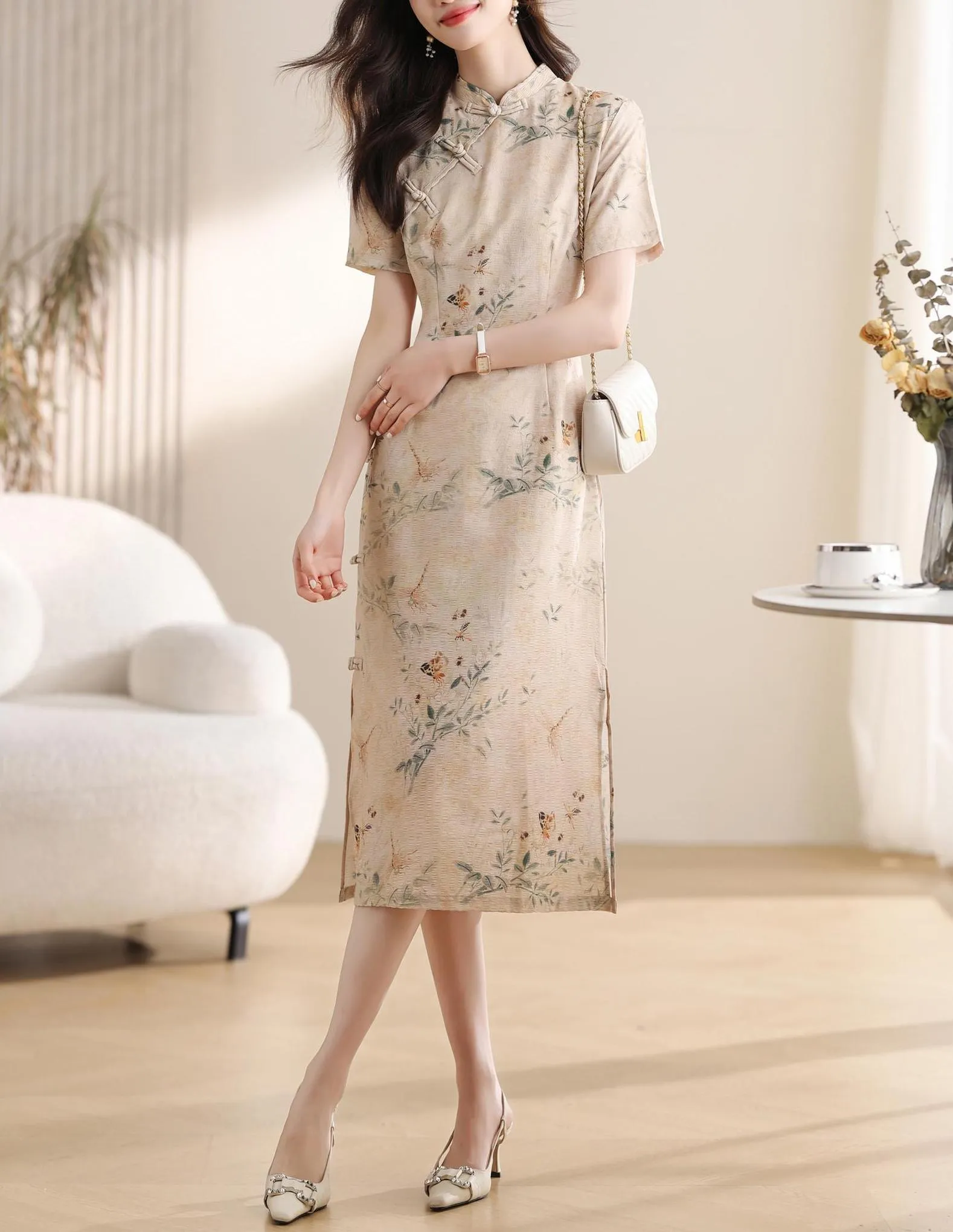 Women's Fitted A-line Qipao in Chiffon with Toggle Button
