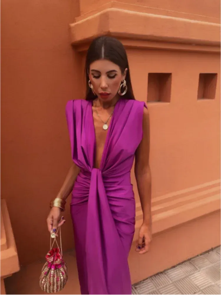 Xaveria | Low-cut party dress