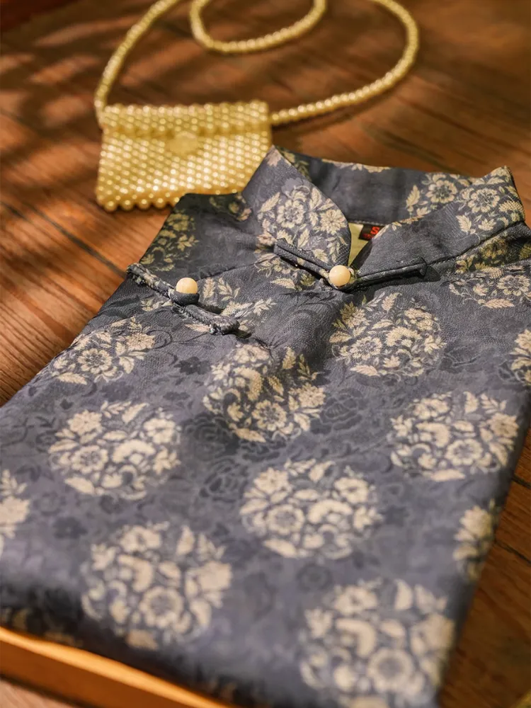 Xian Bing 馅饼 Cobbler Republic of China Floral Jacquard Short Sleeve Qipao