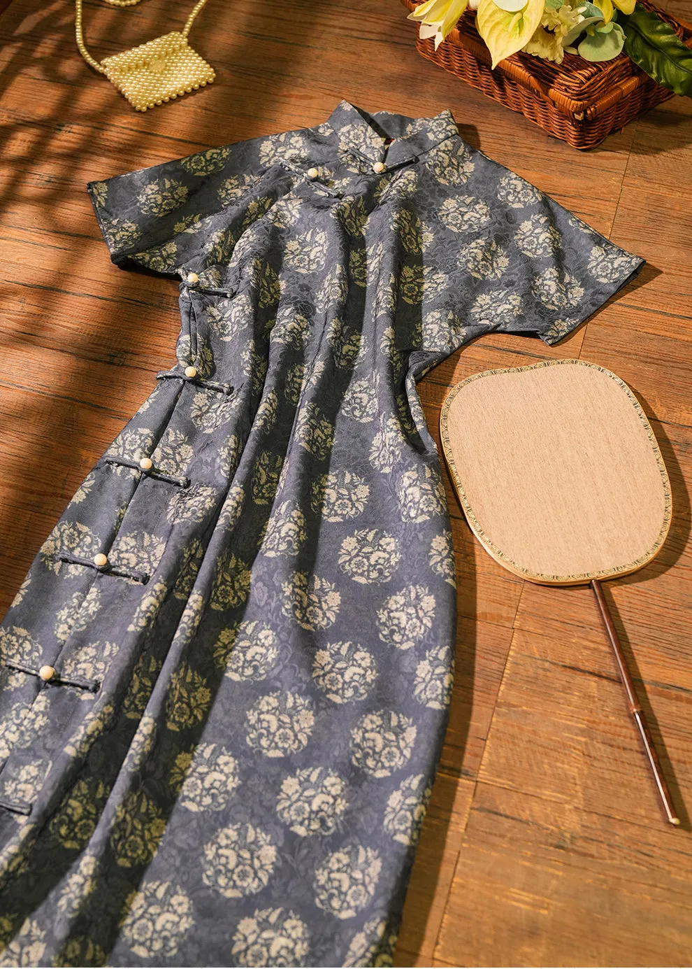 Xian Bing 馅饼 Cobbler Republic of China Floral Jacquard Short Sleeve Qipao