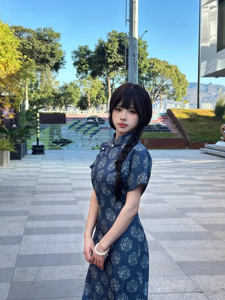 Xian Bing 馅饼 Cobbler Republic of China Floral Jacquard Short Sleeve Qipao